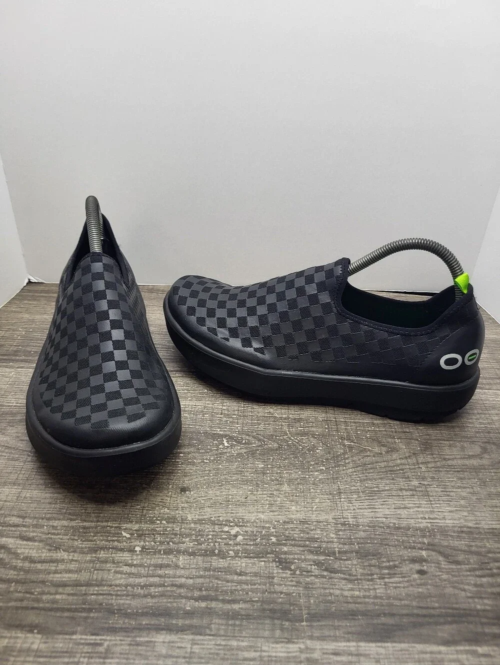 Oofos Oomg Eezee Low Checkered Shoe Sneakers Black Women's Size 11